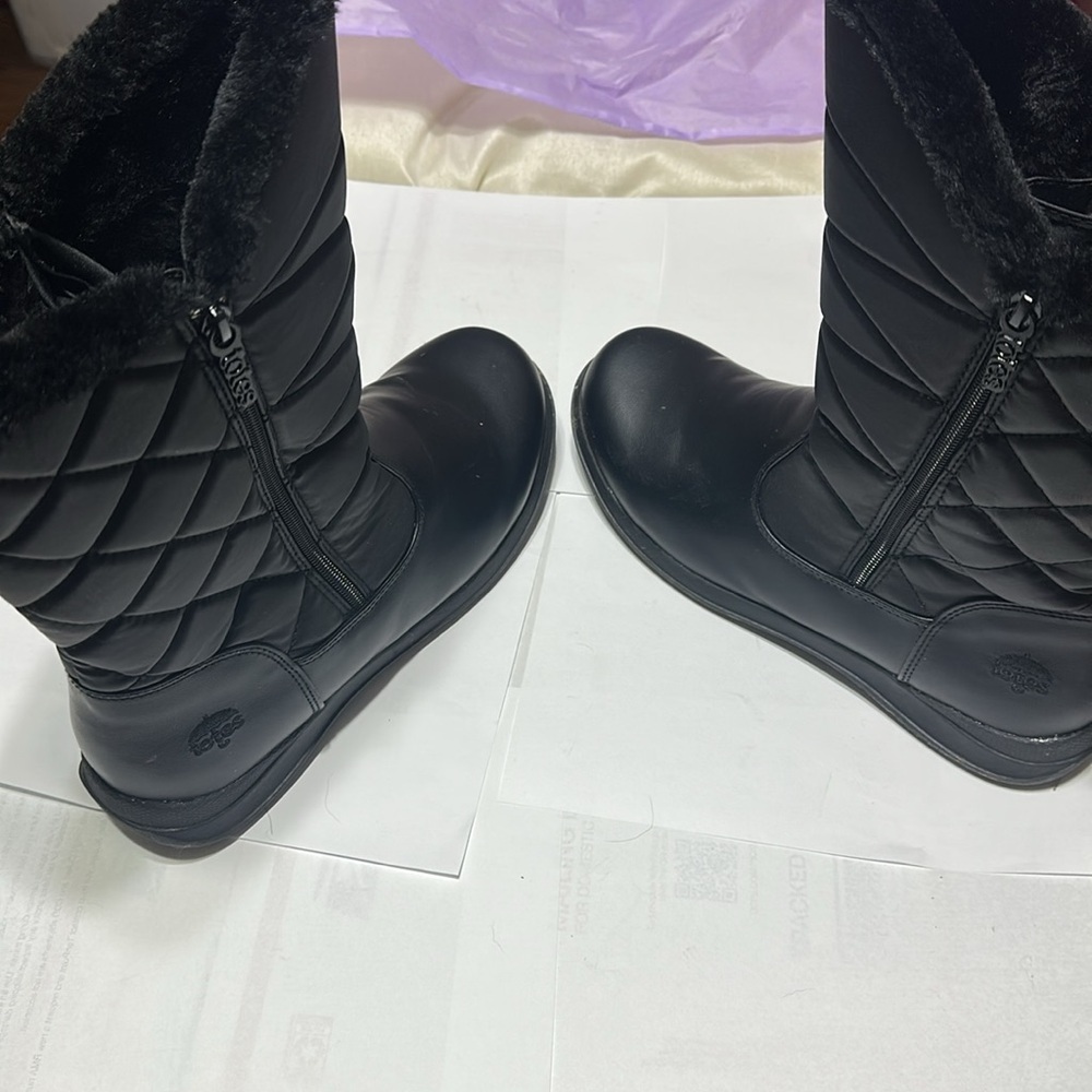 TOTES Joni 2 Women's Black Quilted Boots - Picture 4 of 6
